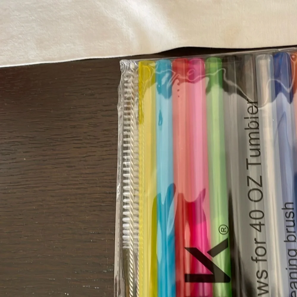 🌟HOST PICK🌟NIB “Stanley” Stunning Green Color with a 12 pack of straws/2brushes - Picture 7 of 9